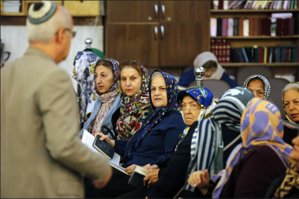 الطائفة اليهودية في ايران تدين جرائم الكيان الصهيوني الغاصب في غزة+(صور)
