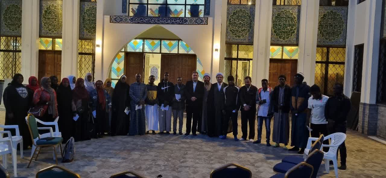 آشنایی جمعی از جوانان کنیا با فعالیت‌های مجمع جهانی اهل‌بیت(ع)