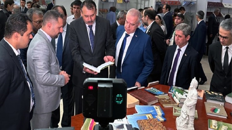 Адабиёти муқовимат - адабиёти муштарак байни Эрон ва Русия аст