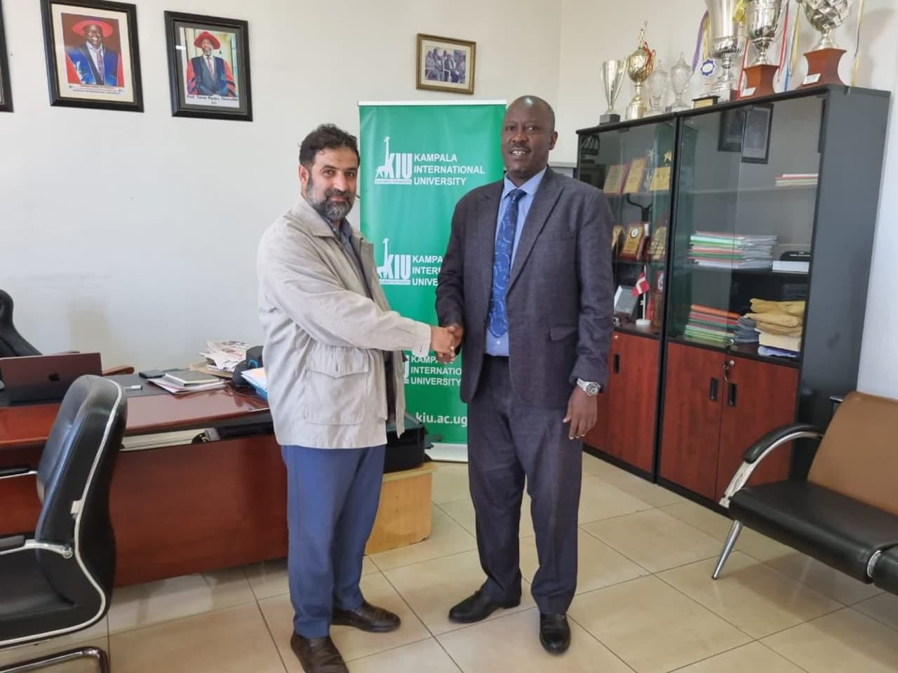 Uluslararası Ehl-i Beyt (a.s) Üniversitesi Rektörü'nün Kampala Üniversitesi Ziyareti