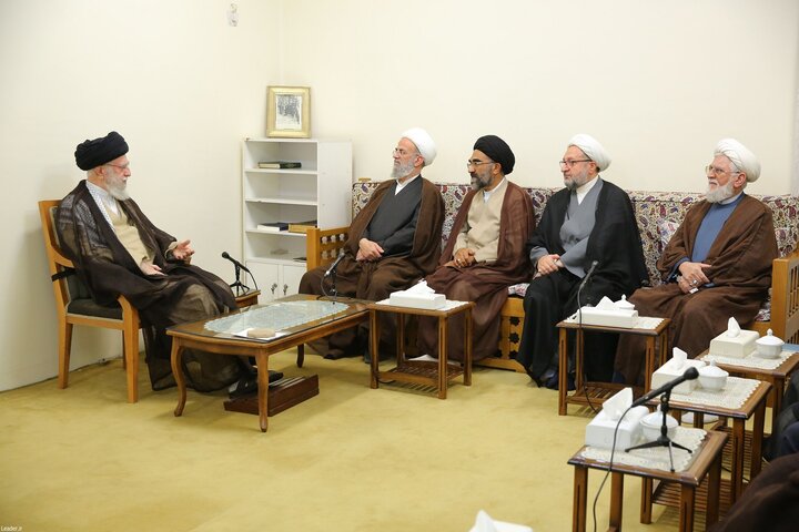 قسەکانی ئایەتوڵڵا ناسری ڕاست و ڕێکوپێک بگێڕدرێتەوە