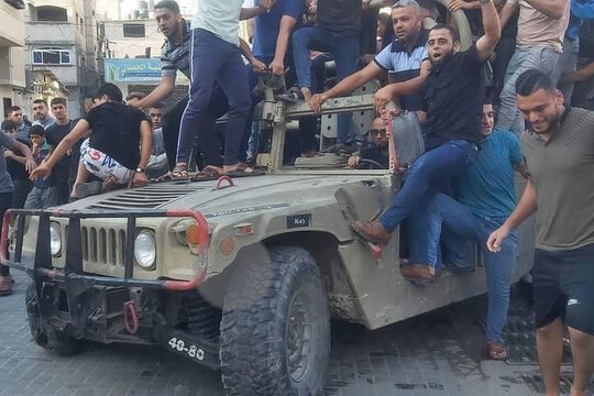 Video: Vehicles of Zionist army captured by Palestinian resistance forces in Gaza