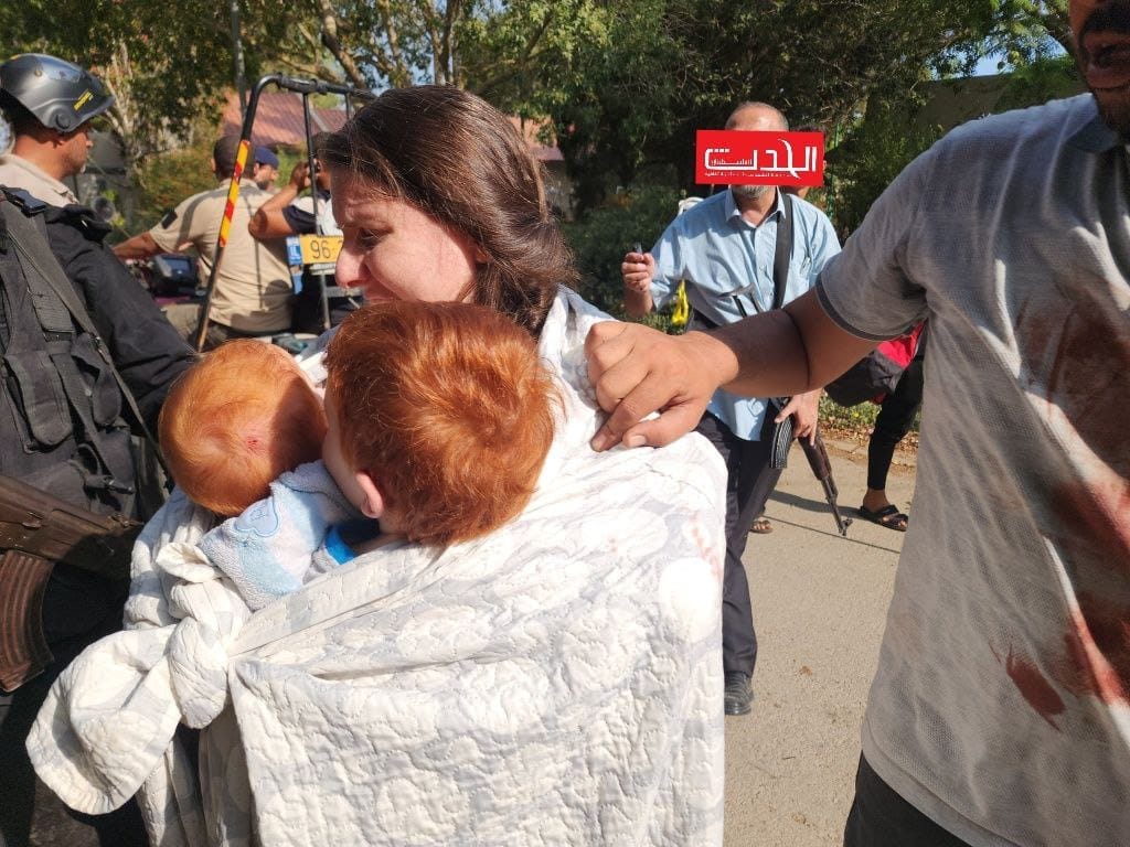 (Video) Palestinian Resistance fighters: Captured Jewish woman and her two children safe from any aggressions