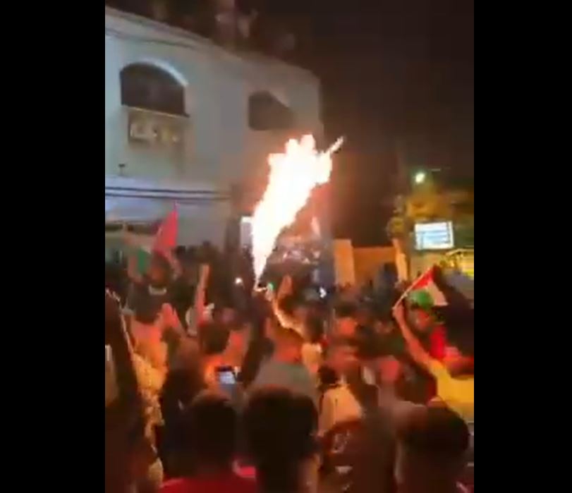 Video: Jordanians in Azmi AlMofti Refugee Camp vigil in solidarity with Palestinian resistance