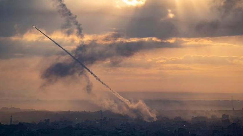 Zionist regime's army fires artillery on southern Lebanon