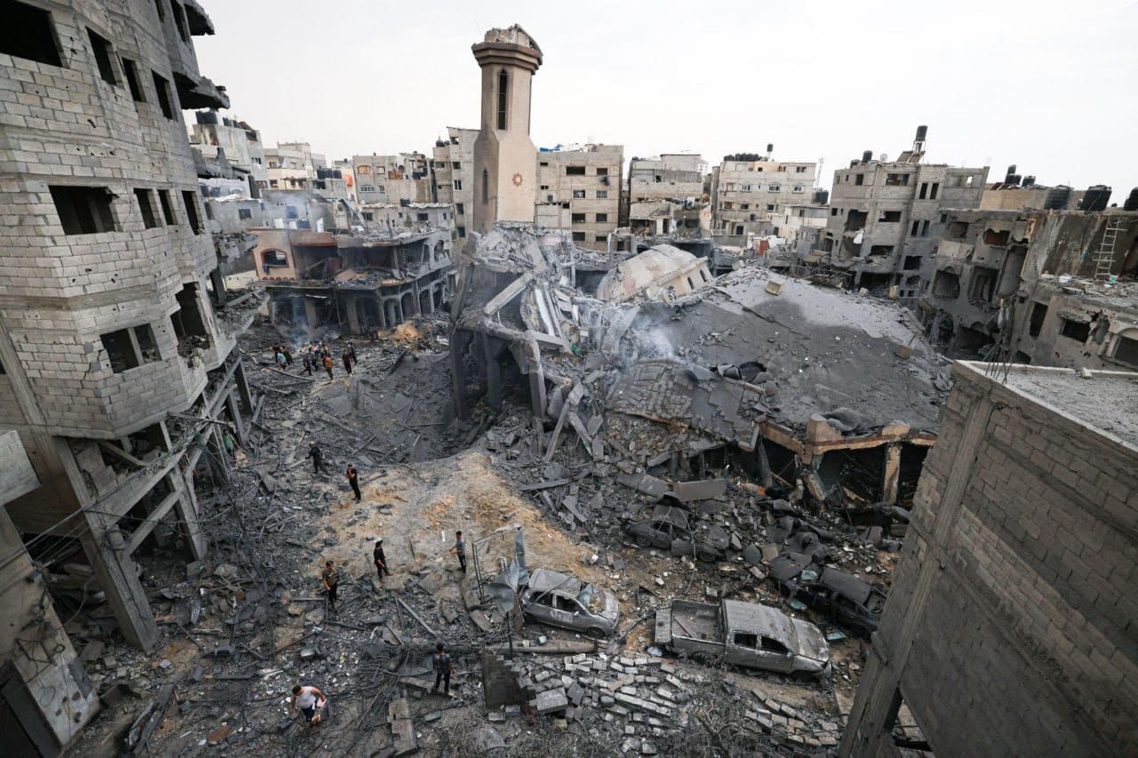 Video: Israeli fighter jets attack a mosque with missiles in Shati' refugee camp, Gaza 