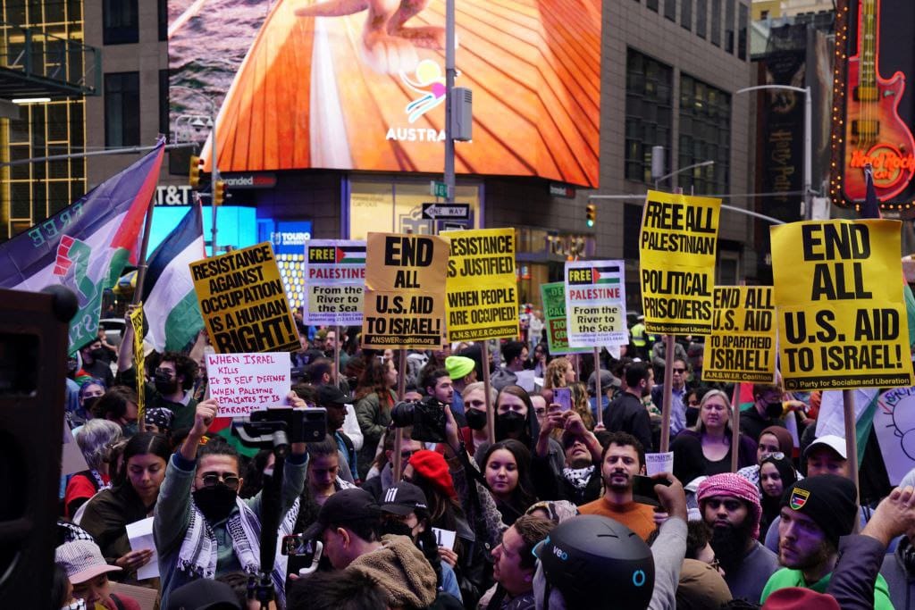 Video: Hundreds of Americans rally in solidarity with Palestinian and Gaza in New York City