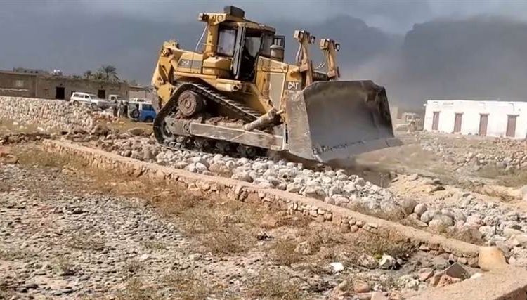  الإمارات تنفذ حملة لهدم منازل المواطنين في سقطرى