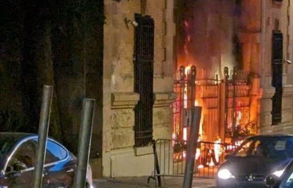 اعتداء على مبنى السفارة الإيرانية في باريس