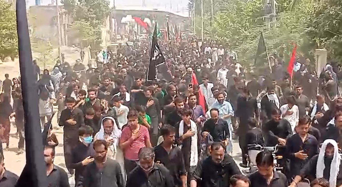 فيديو / مشاركة واسعة في مسيرة أربعينية الإمام الحسين (ع) في مدينة مُلتان الباكستانية 