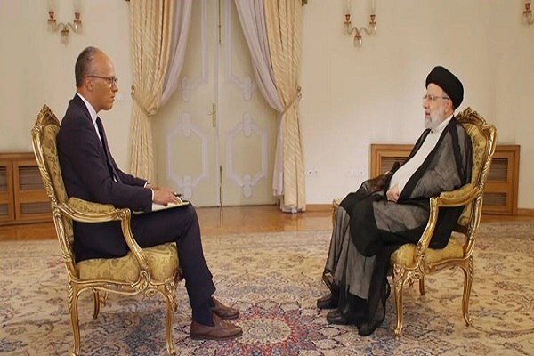 رئيسي: السجناء الامريكيون في ايران سيعودون إلى بلدهم قريبا