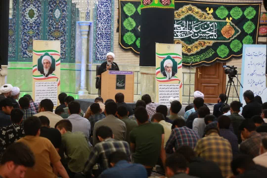 يبلغ الإنسان بالدين جميع الخيرات والقيم/ لا حرية للمرأة ولا حياة من دون الدين