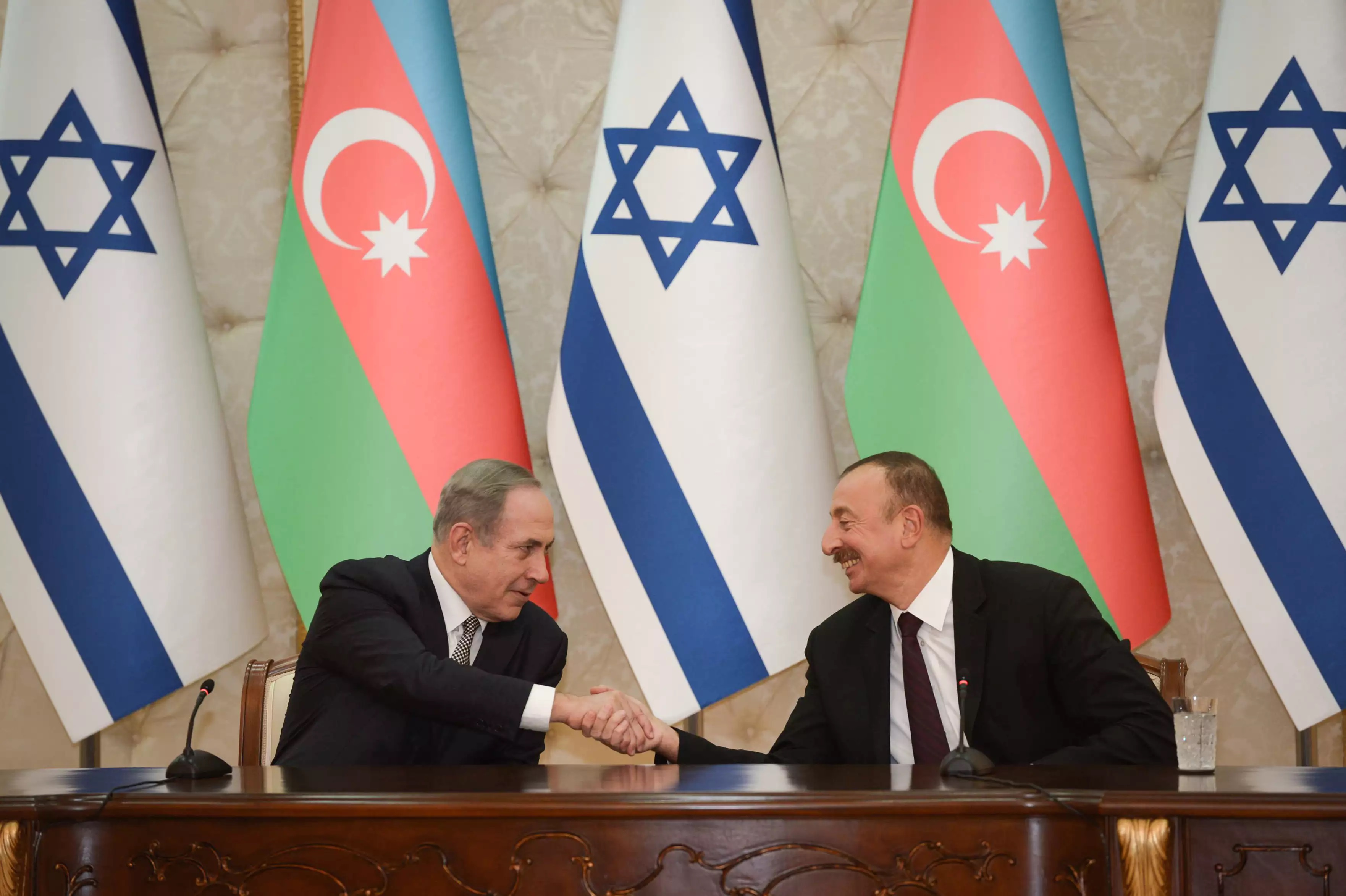 Uşaq qatili olan qanunsuz İsrail rejimi Azərbaycan torpaqlarında özünə strateji məhsul istehsal edir, amma...