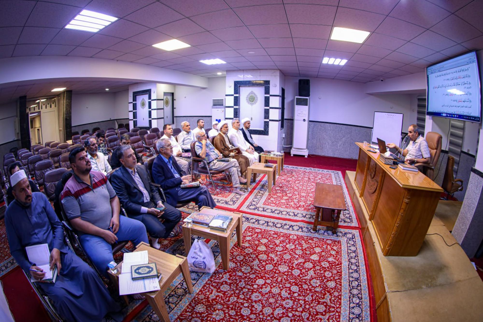 إقامة دورة تخصصية حول الرسم المصحفي 