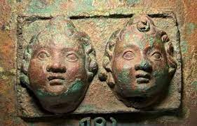 تمثال يمني يعرض للبيع بمزاد علني في “تل أبيب”