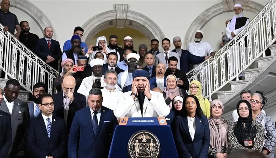 أذان الجمعة يصدح لأول مرة بمساجد نيويورك عبر المكبرات