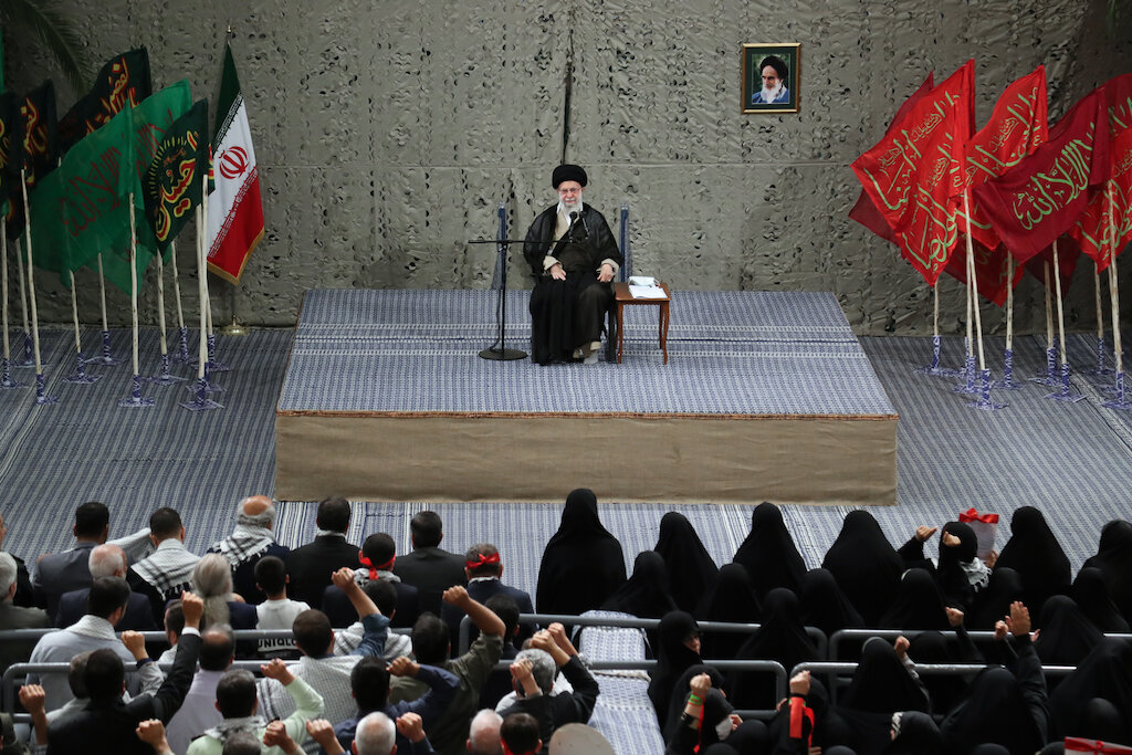 Imam Khamenei: Tiniyak ng Banal na Depensa ang Iran, pinalawak ang hangganan ng paglaban