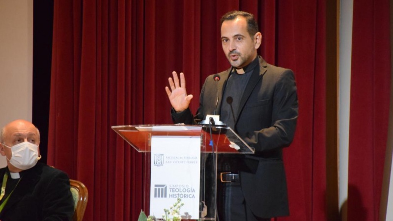  Pendeta Spanyol: Revolusi Islam Efektif Sadarkan Sebagian Penduduk Dunia