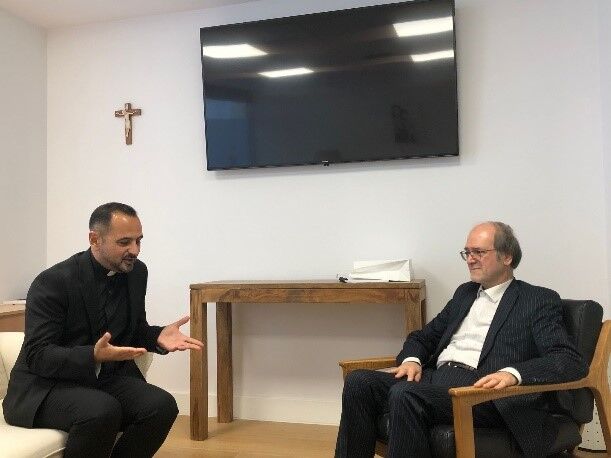 کشیش اسپانیایی: انقلاب اسلامی در آگاهی بخشی مردم جهان تاثیرگذار بوده است