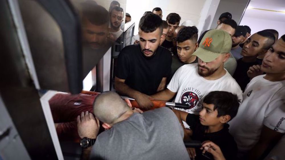 Four Palestinians martyred by Zionist forces in Gaza, occupied West Bank