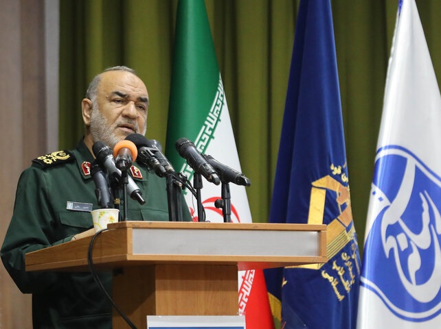 اللواء سلامي: الدفاع المقدس أكثر حرب عالمية استثنائية وغير متكافئة في التاريخ