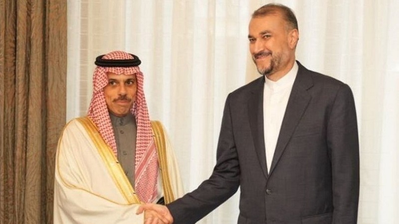  Menlu Arab Saudi Bertemu Sejawatnya dari Iran di New York
