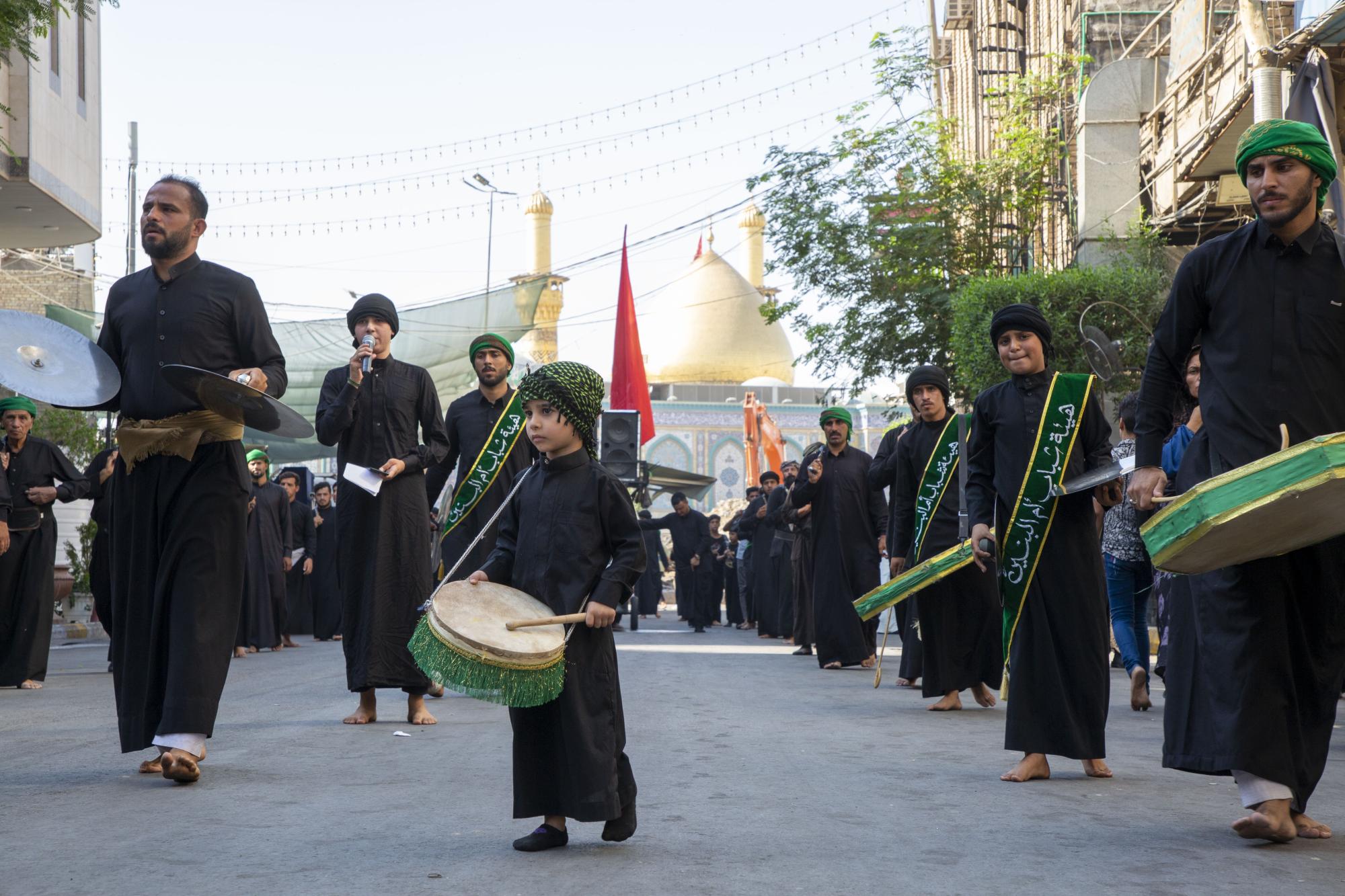 Condolence processions commemorate martyrdom of Imam al-Askari in Karbala (+Photos)