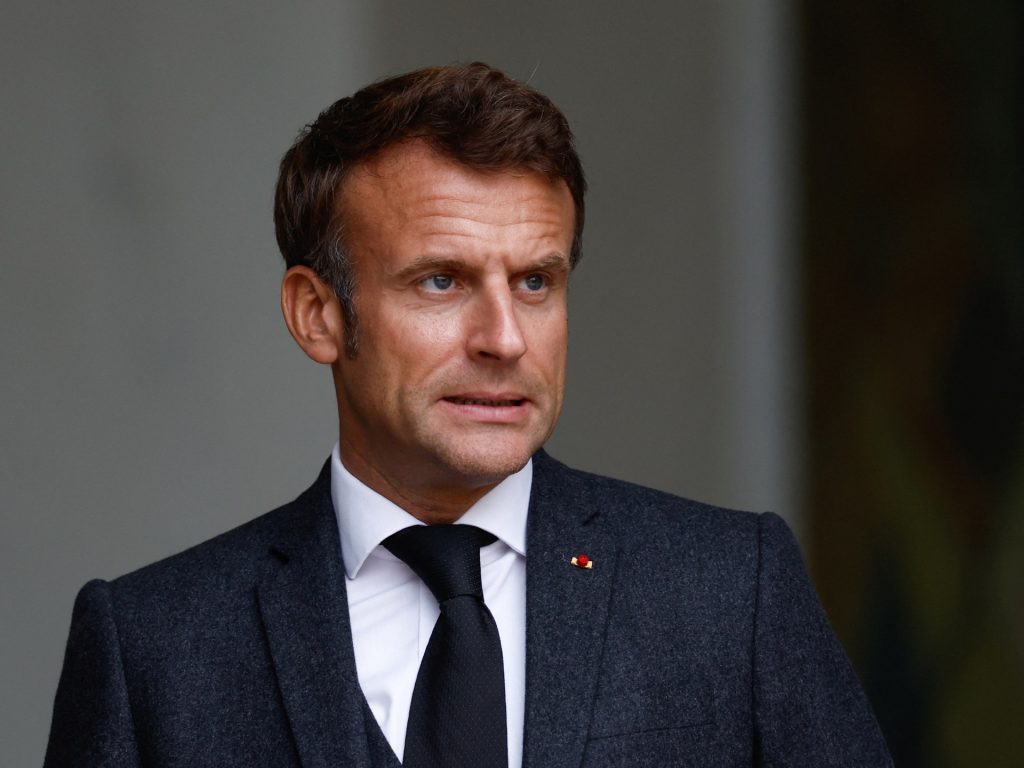 لحظة تاريخية.. ماكرون يعلن عن ان سفير بلاده في النيجر سيعود وسينهي وجود القوات الفرنسية هناك