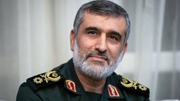 العميد حاجي زادة: العديد من دول العالم تتخذ من ايران قدوة لها في مجال المسيرات