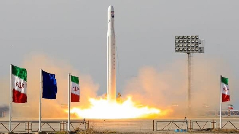 Iran Sukses Luncurkan Satelit Noor-3 ke Orbit