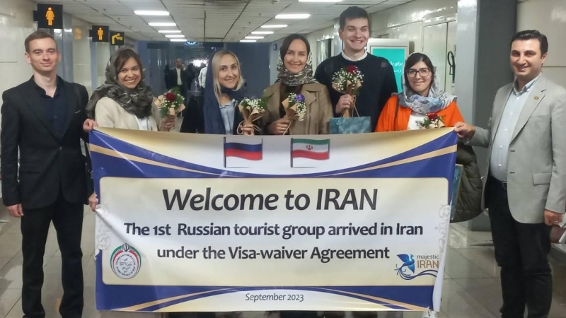 Первая группа российских туристов прибыла в Иран по безвизовому режиму
