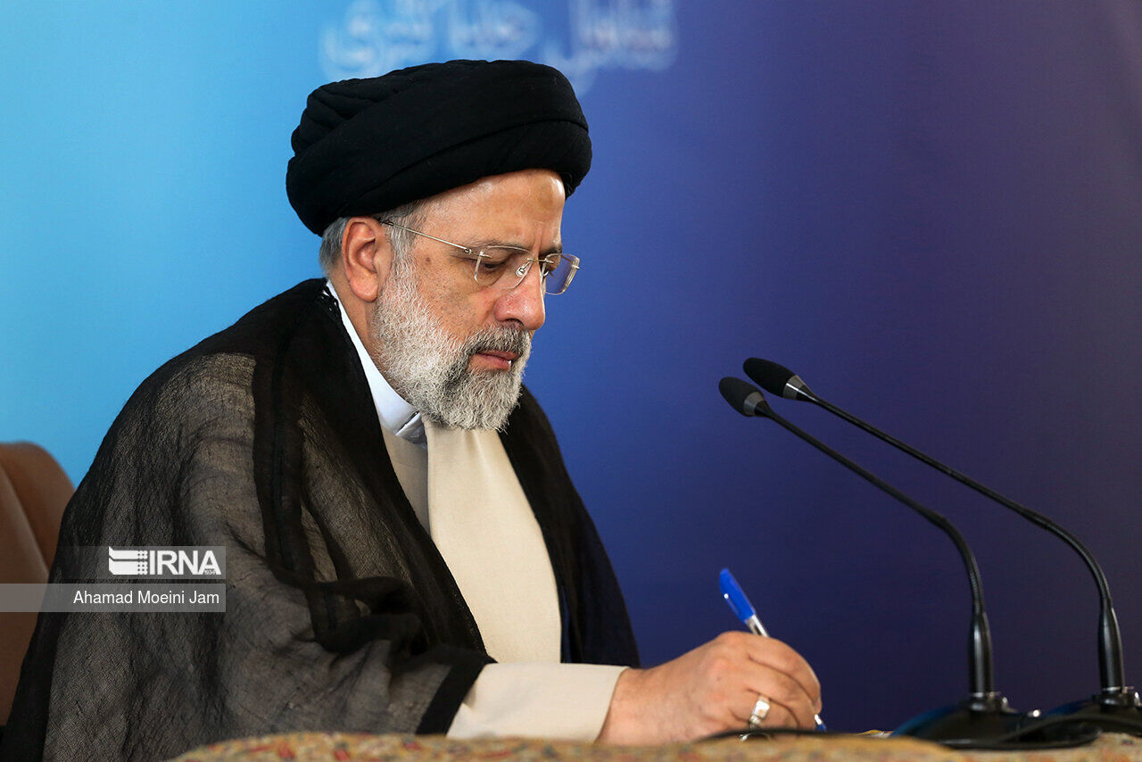 Presidente iraniano condena ataque terrorista mortal no Paquistão