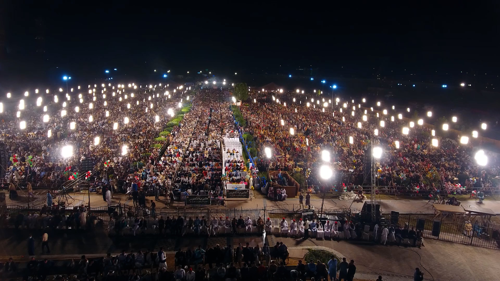 Photos : Participation massive de musulmans chiites et sunnites à la 40e Conférence internationale Milad à Lahore, Pakistan