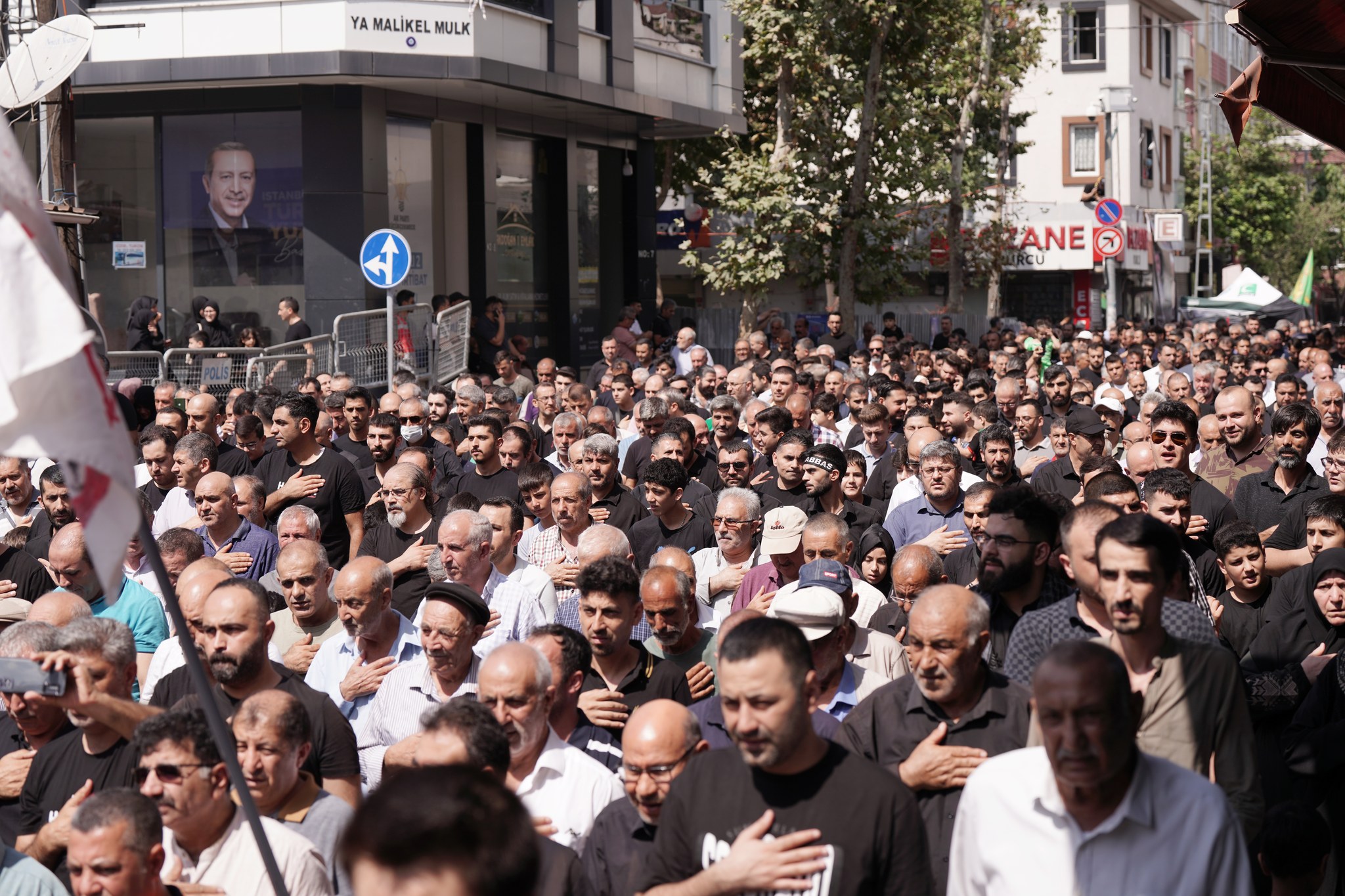 Video: About 10 thousands attend Arbaeen Procession in Istanbul, Turkey