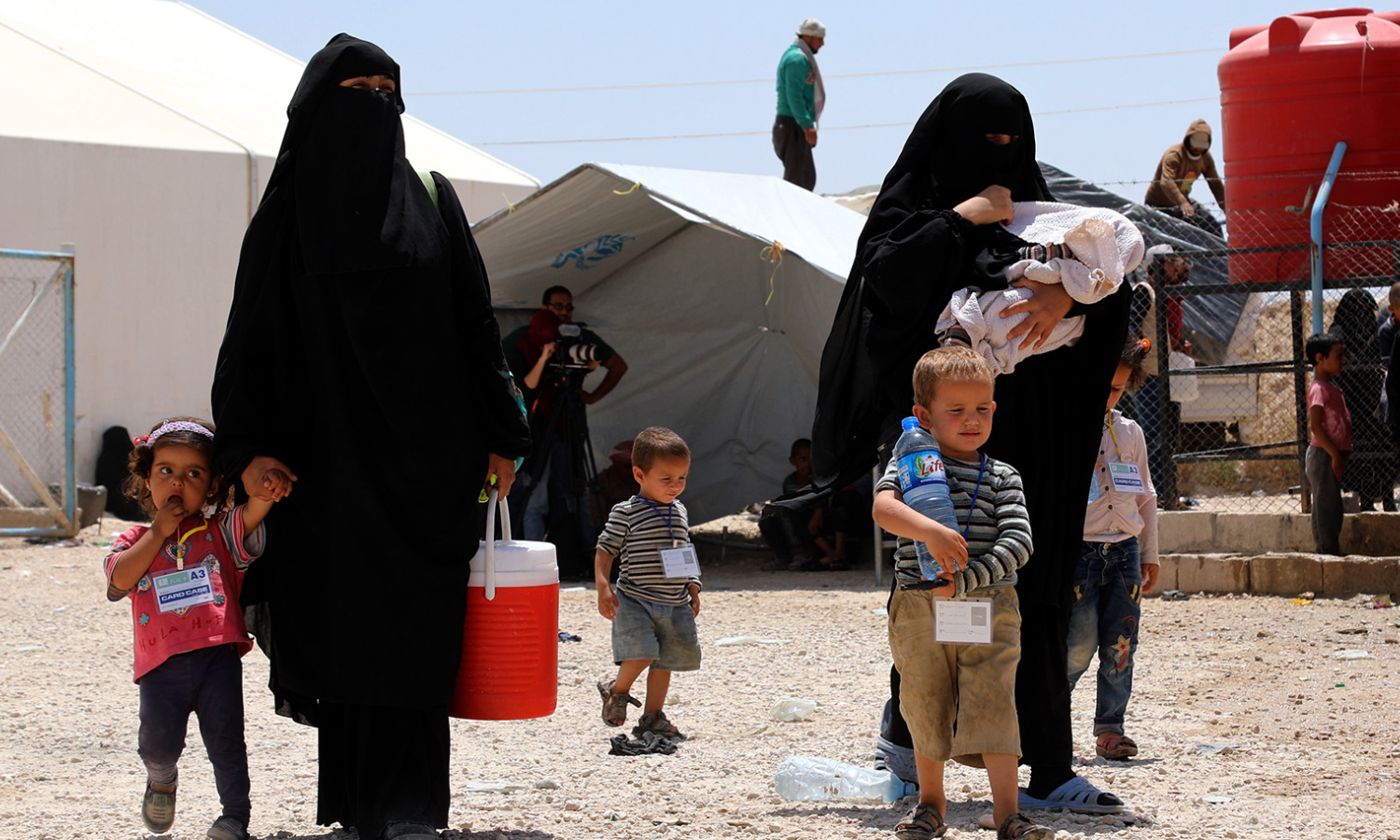 “Seks Cihadı”na gəlmiş 94 İŞİD-çi “ailə” əl-Hol düşərgəsini tərk edib. Onların arasında post-sovet ölkələrinin vətəndaşları da var