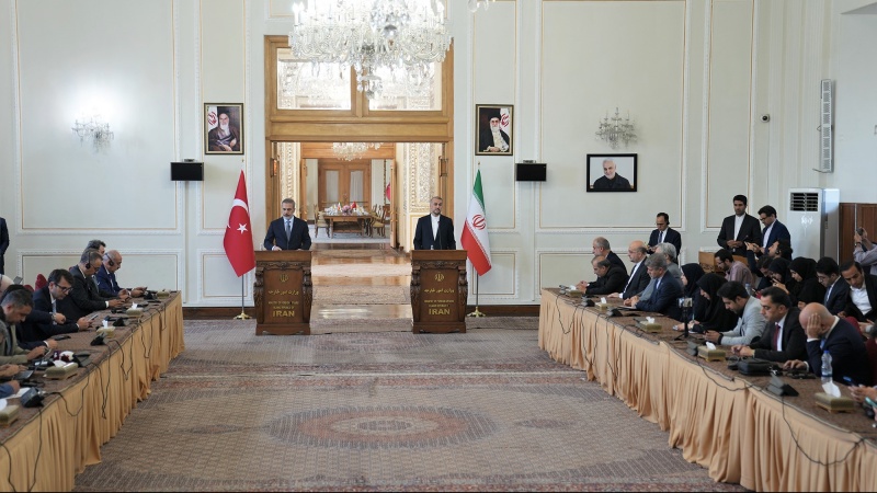  イラン外相、「トルコとの貿易目標額は300億ユーロ」