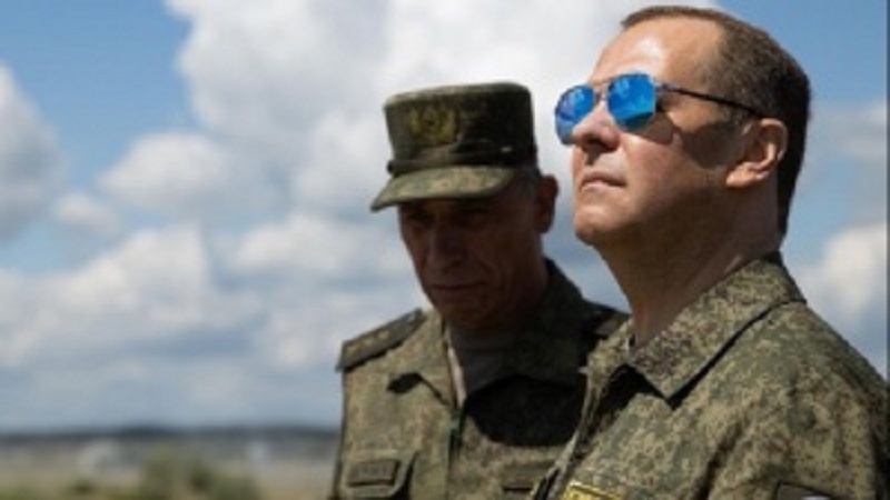  Medvedev: I criminali del regime ucraino devono essere puniti
