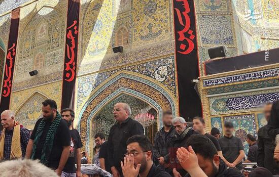 فيديو | قائد فيلق القدس الجنرال اسماعيل قاآني يصلي في حرم أمير المؤمنين (ع)