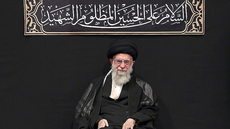  Ribuan Mahasiswa Iran Hadiri Acara Duka Bersama Rahbar