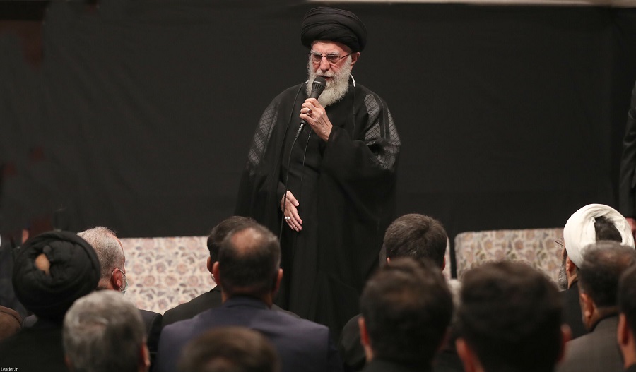 Jagoran Juyin Juya Halin Musulunci: Ku Yi Rayuwa Irinta Husaini, Ku Wanzu A Tafarkin Husain Idan Kuka Daure Zaku Kai Ga Gaci.