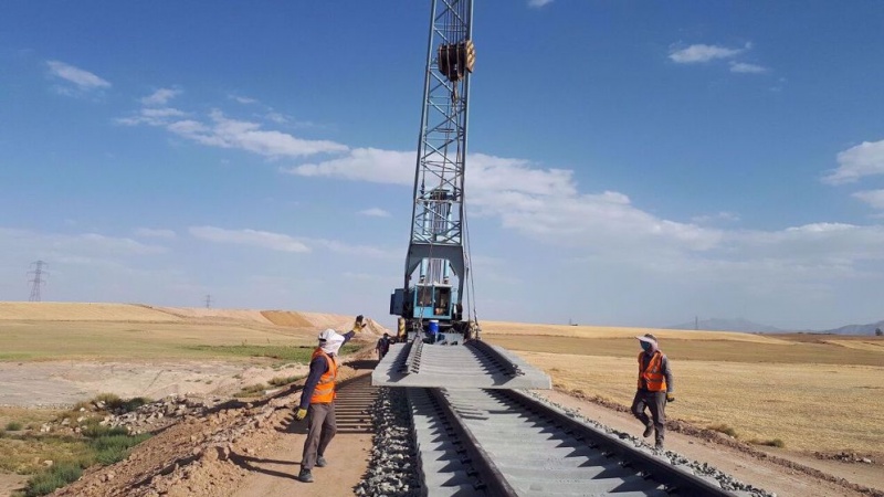  Iran startet großes Eisenbahnprojekt in östlichen Wüsten