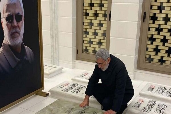 العميد قاآني يزور مرقد الشهيد ابو مهدي المهندس في النجف الاشرف