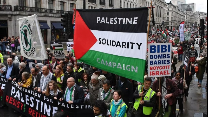  Britische Regierung geht „gefährlichen Weg“, indem sie Kritiker Israels als antisemitisch bezeichnet