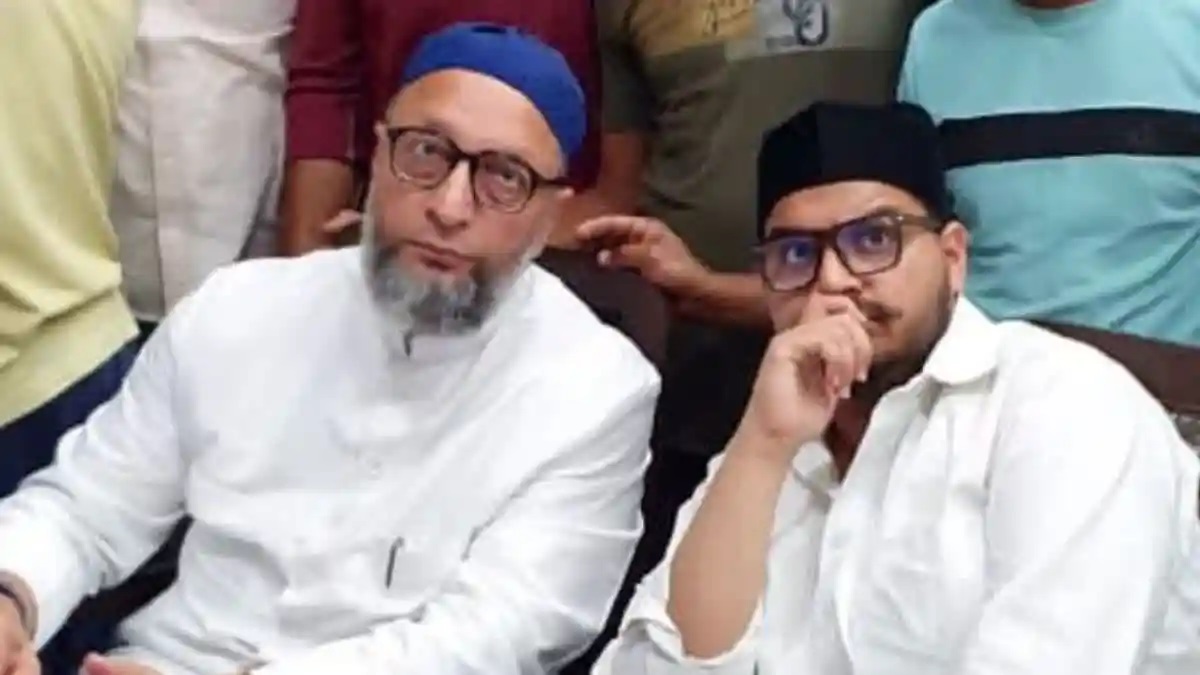 मुख्तार के घर पहुंचे ओवैसी, अंधेरा छटेगा उजाला फैलेगा