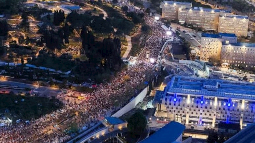 Israelis stage largest protest since Oct 7 to put pressure on Netanyahu