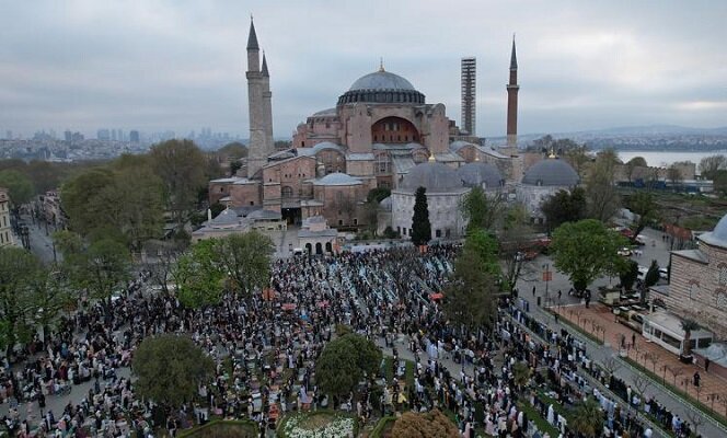 Ayasofya Camii'nde bayram namazı