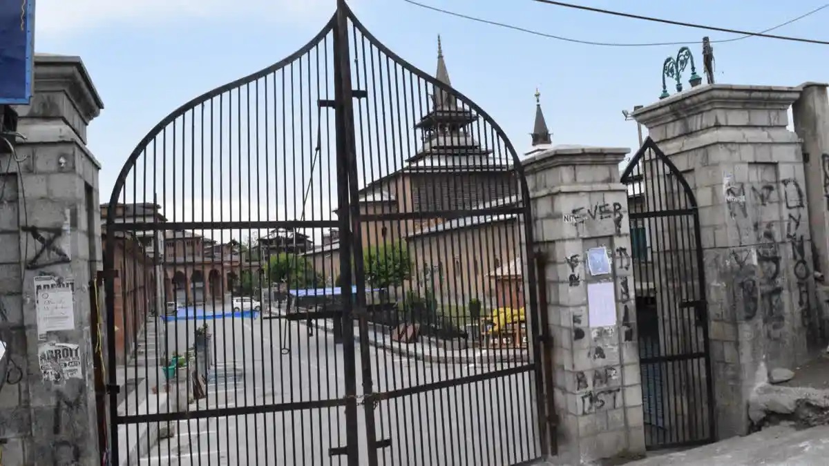 श्रीनगर की ऐतिहासिक मस्जिद, 5 साल से नहीं हुई ईद की नमाज़