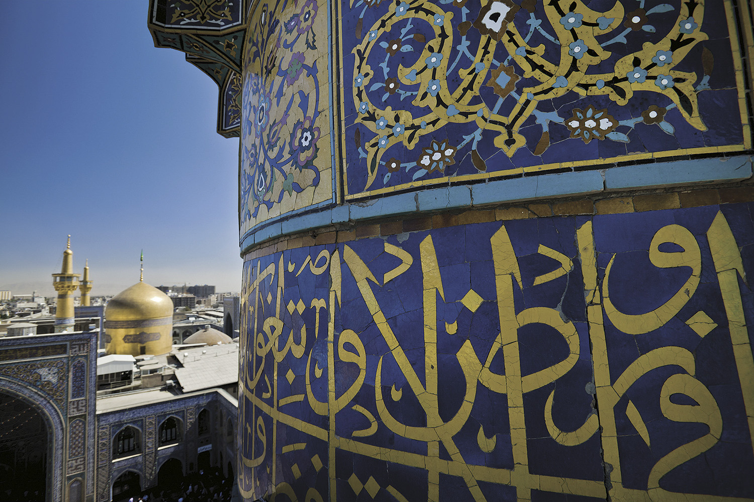 بالصور/ مشاهد من مسجد كوهر شاد في الحرم الرضوي الشريف