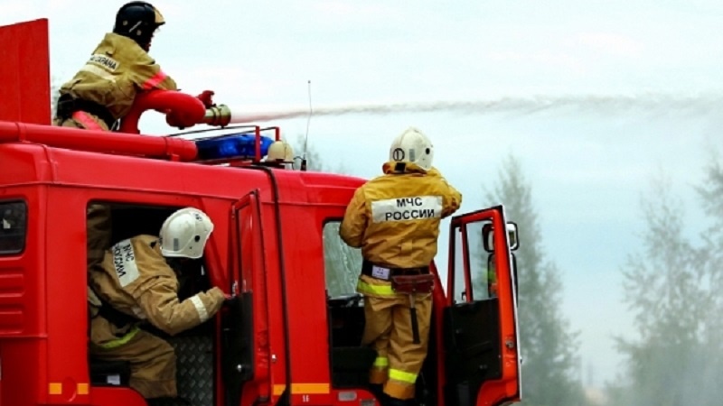 Incendio a Mosca, grattacielo in fiamme