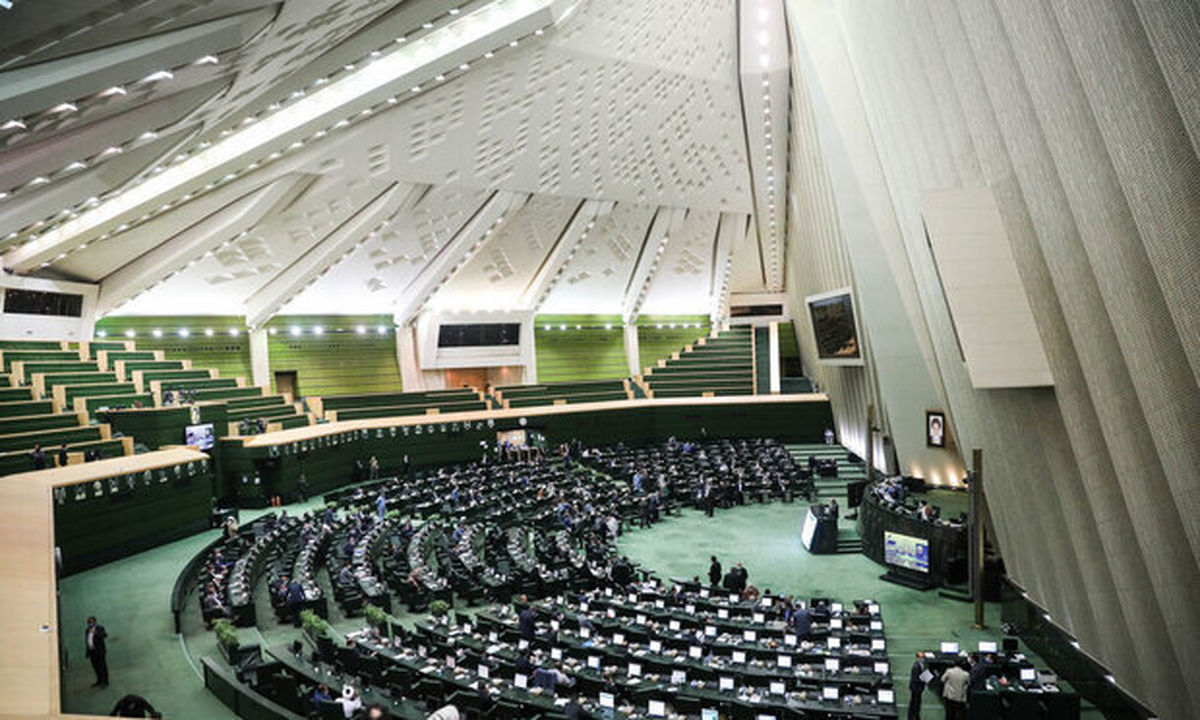 Slogan "Kematian kepada Israel" di dewan Majlis Iran